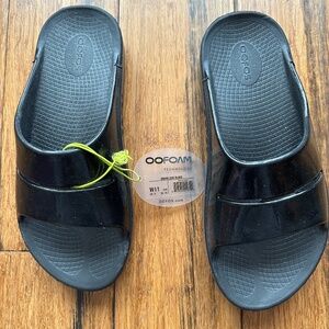 NWT OOFOS OOahh Women's Slides
